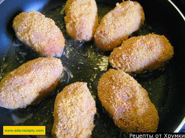 Шаг 15 приготовления Котлеты из трех видов мяса с сыром и чесноком