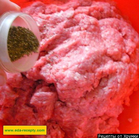 Шаг 5 приготовления Котлеты из трех видов мяса с сыром и чесноком