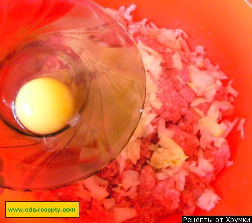 Шаг 8 приготовления Котлеты из трех видов мяса с сыром и чесноком
