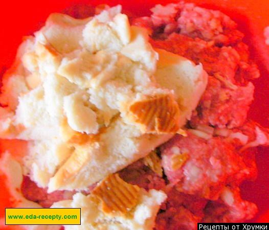 Шаг 9 приготовления Котлеты из трех видов мяса с сыром и чесноком
