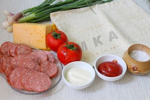 Шаг 1 приготовления Пицца на тонком лаваше запеченная с копченой колбасой