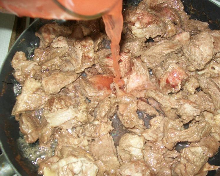 Шаг 3 приготовления Азу из говядины с картошкой