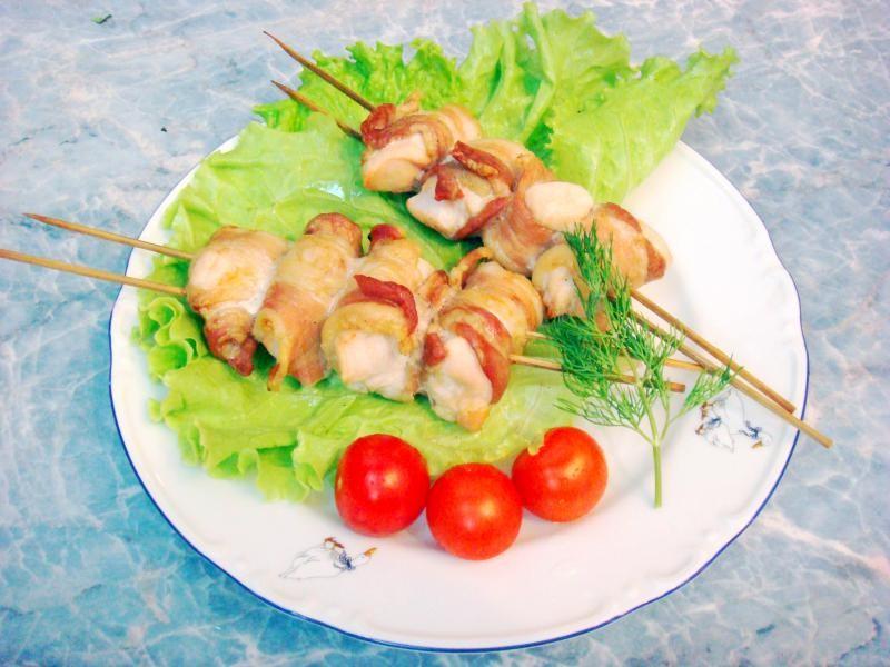 Обложка рецепта Куриный шашлык в беконе