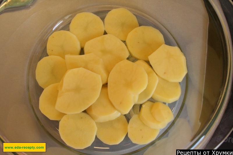 Шаг 3 приготовления Хек запеченный с картофелем и сыром