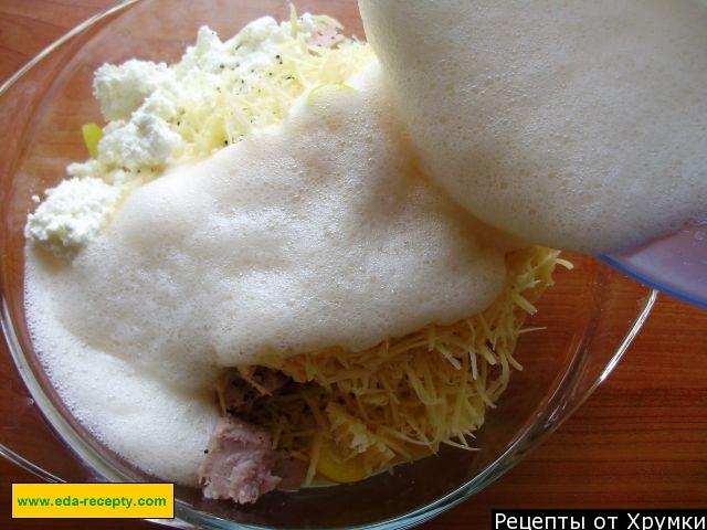Шаг 10 приготовления запеканка с ветчиной сыром и яйцом