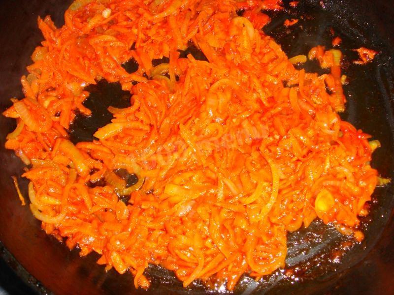 Шаг 6 приготовления Капуста тушеная с куриными сердечками