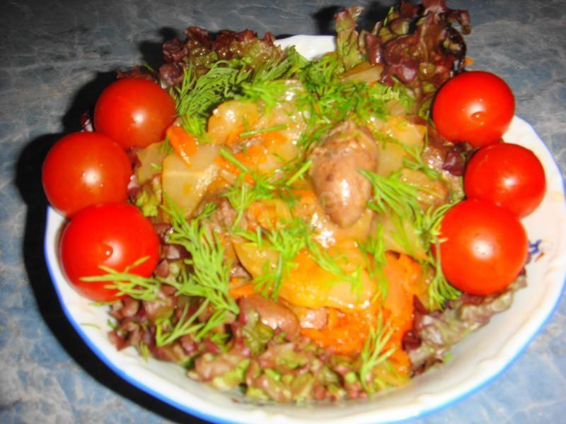 Обложка рецепта Капуста тушеная с куриными сердечками