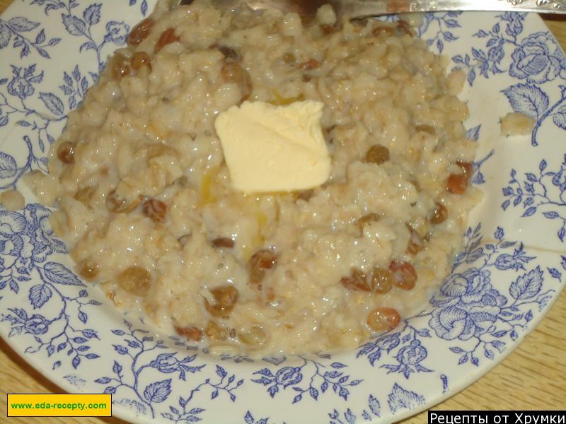 Обложка рецепта Овсяная каша с изюмом