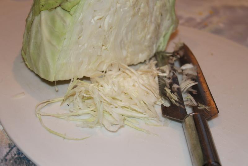 Шаг 6 приготовления Бигус с мясом и колбасой