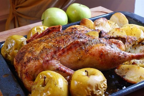 Обложка рецепта Запеченная утка с яблоками, корицей медом и горчицей