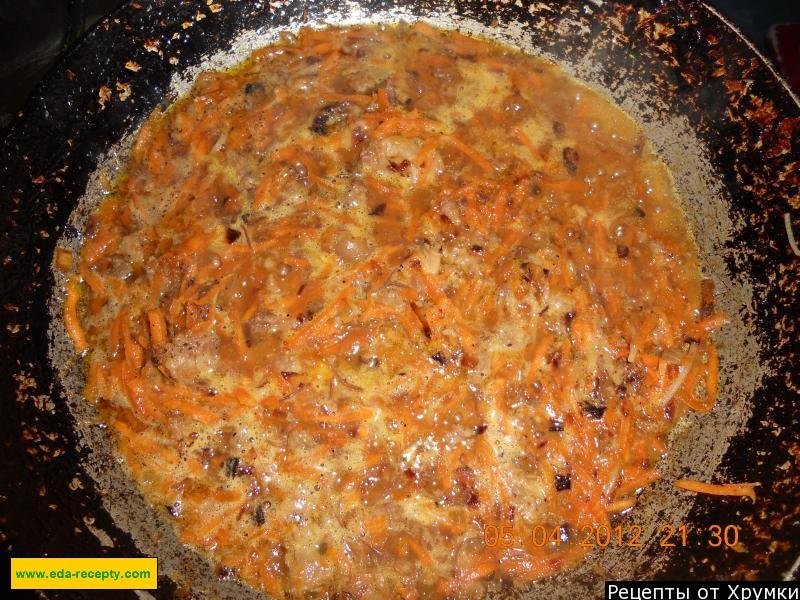 Шаг 3 приготовления Макароны с тушенкой и чесноком