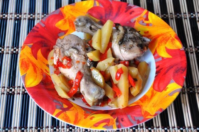Шаг 3 приготовления куриные ножки с шампиньонами в духовке в горшочке