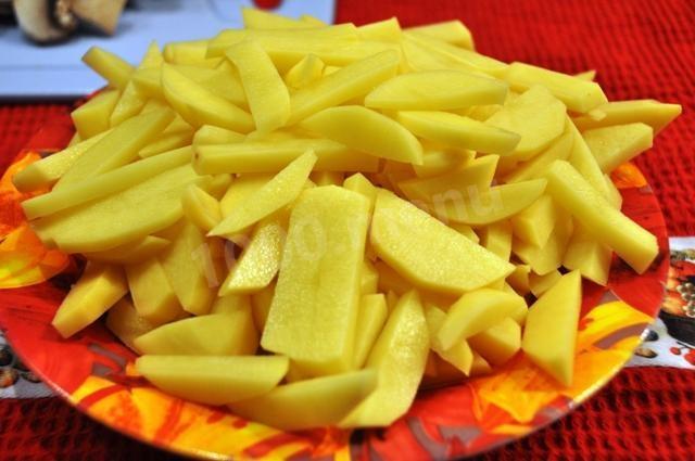 Шаг 7 приготовления куриные ножки с шампиньонами в духовке в горшочке
