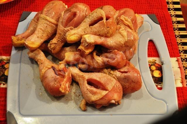Шаг 8 приготовления куриные ножки с шампиньонами в духовке в горшочке