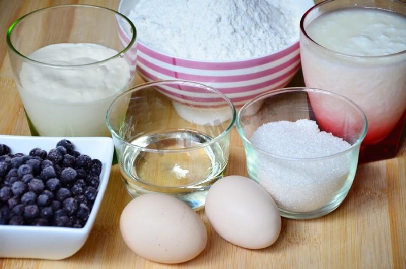 Шаг 1 приготовления Пирог с черникой замороженной