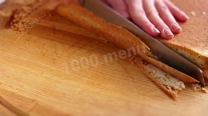 Шаг 10 приготовления Пирожное Белочка с орехами и сгущёнкой