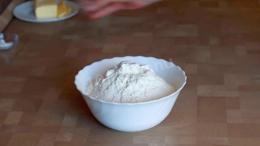 Шаг 1 приготовления Молочные коржики по ГОСТу