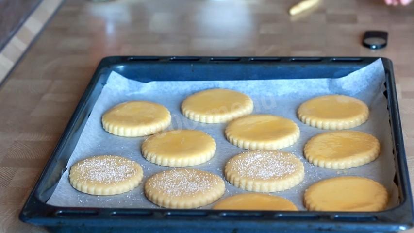 Шаг 10 приготовления Молочные коржики по ГОСТу