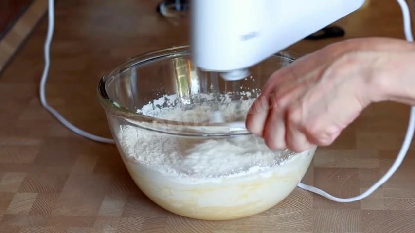 Шаг 6 приготовления Молочные коржики по ГОСТу