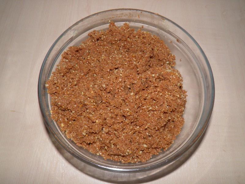 Шаг 6 приготовления Пирожное Картошка из сухарей с фундуком и сгущенкой
