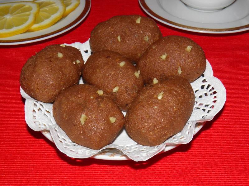 Шаг 9 приготовления Пирожное Картошка из сухарей с фундуком и сгущенкой