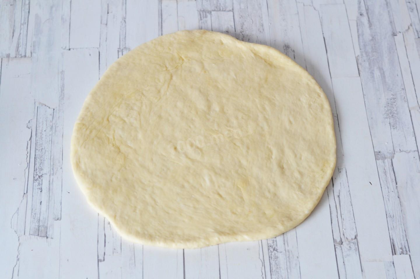 Шаг 14 приготовления Пирог с курицей и картошкой из дрожжевого теста