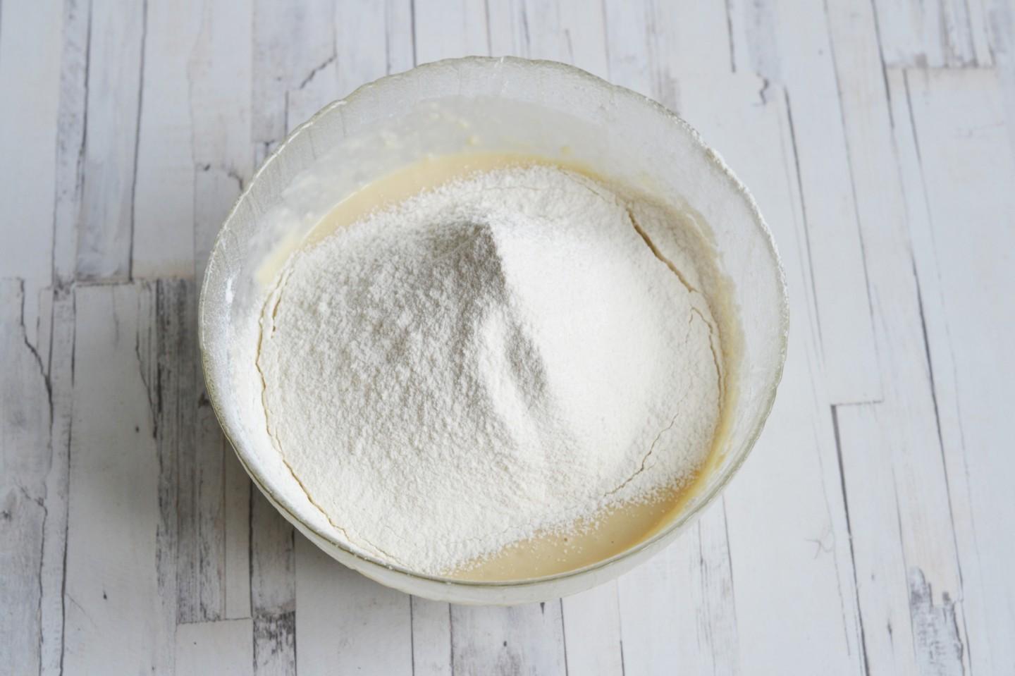 Шаг 5 приготовления Пирог с курицей и картошкой из дрожжевого теста