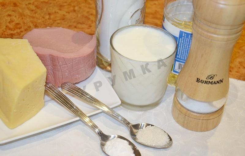 Шаг 1 приготовления Сырные лепешки с ветчиной