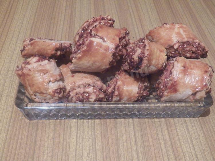Обложка рецепта Гата с арахисом и кунжутом