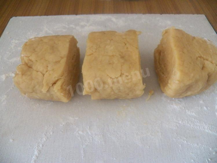 Шаг 11 приготовления Гата с арахисом и кунжутом