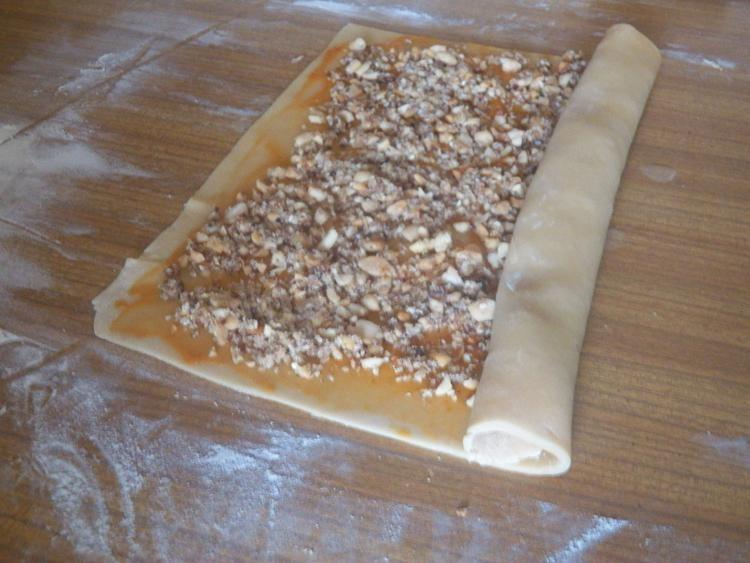 Шаг 23 приготовления Гата с арахисом и кунжутом