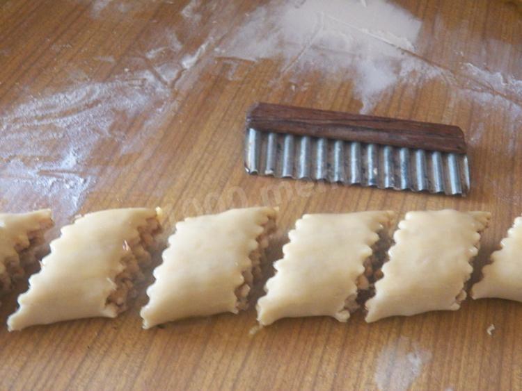 Шаг 25 приготовления Гата с арахисом и кунжутом