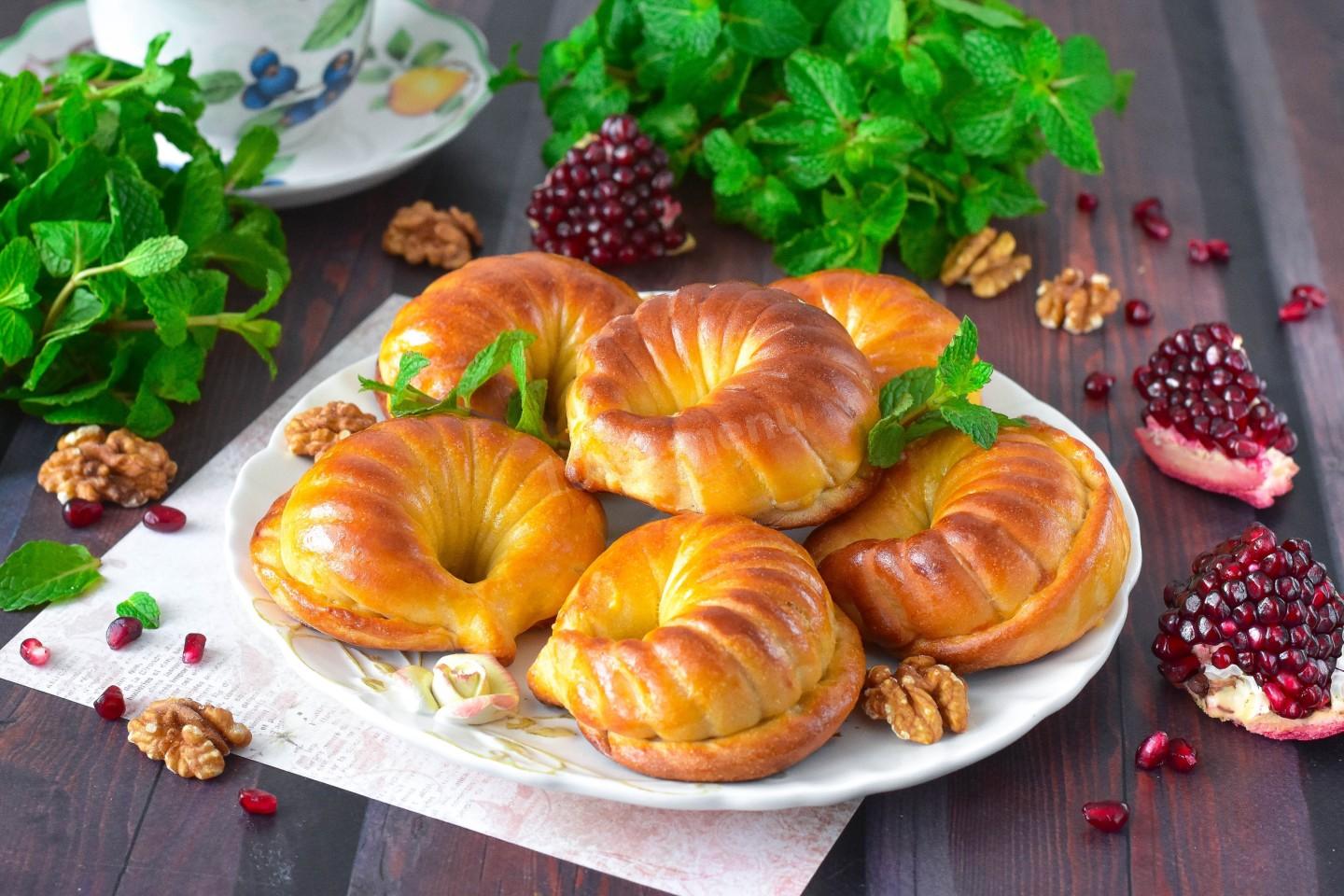 Шаг 18 приготовления Красивые булочки из дрожжевого теста с начинкой