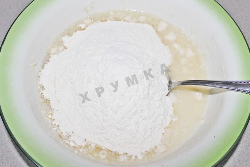 Шаг 3 приготовления Пирожки бомбочки с помидорами и сыром