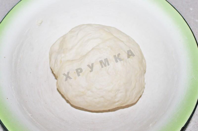 Шаг 4 приготовления Пирожки бомбочки с помидорами и сыром