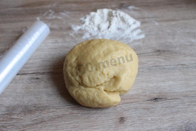 Шаг 3 приготовления Пирожки с курицей и картошкой в духовке