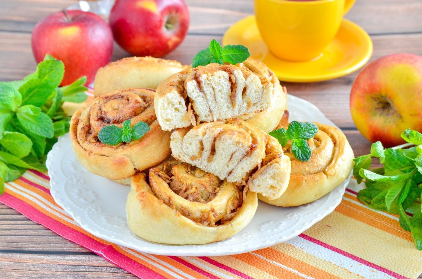 Шаг 15 приготовления Булочки с яблоком и корицей из дрожжевого теста