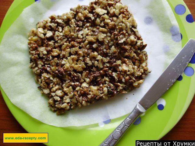 Шаг 7 приготовления Медовые козинаки из грецких орехов