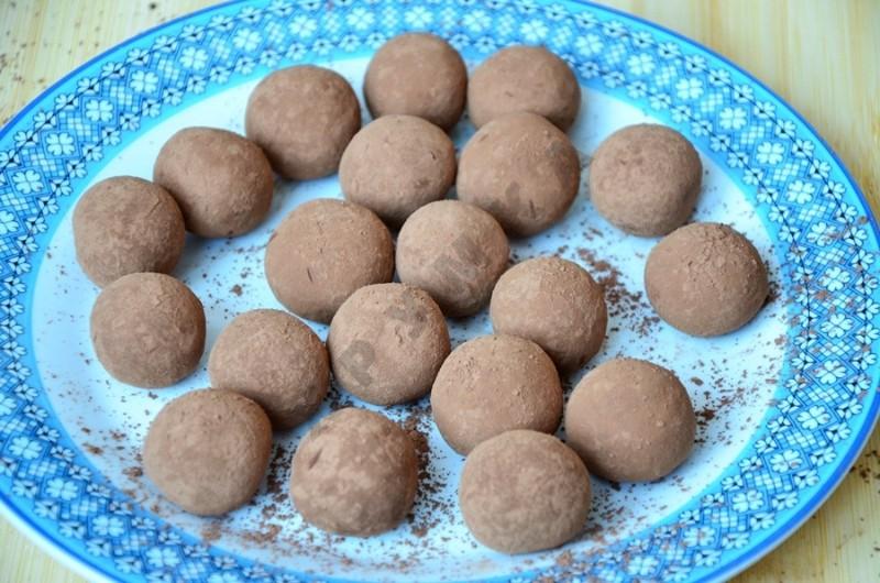 Шаг 6 приготовления Шоколадные конфеты с вишней