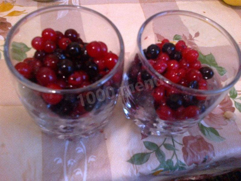Шаг 6 приготовления Ягодный десерт Пятиминутка