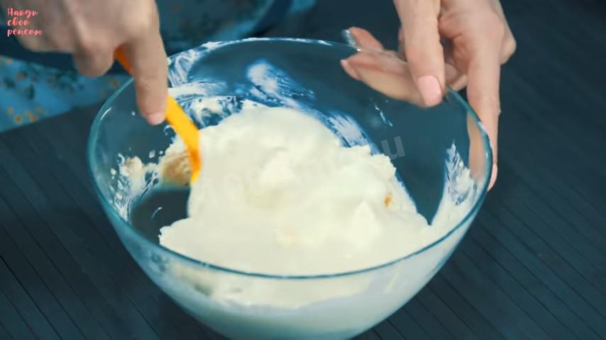Шаг 19 приготовления Простые сочники из творога и манки в духовке