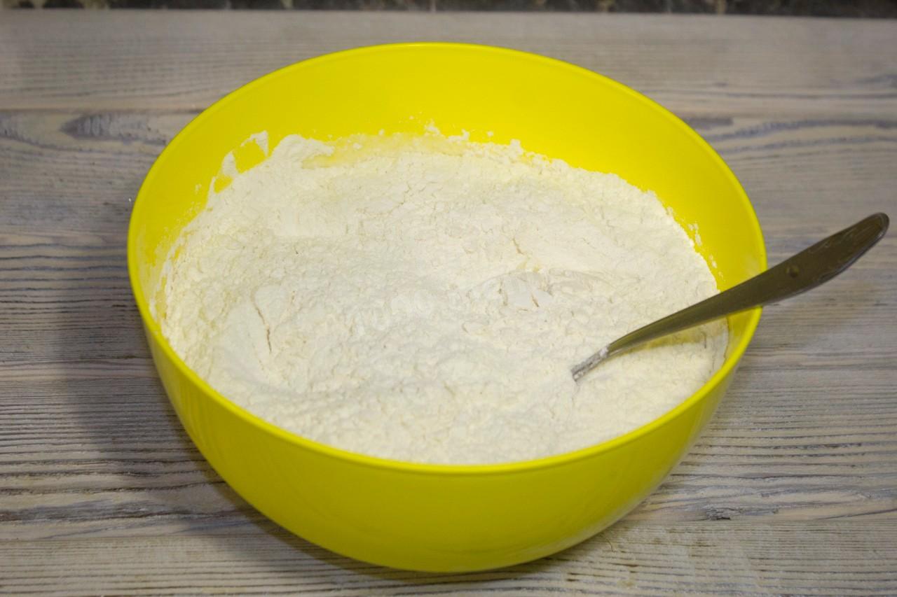 Шаг 5 приготовления Борцоки калмыцкие на кефире