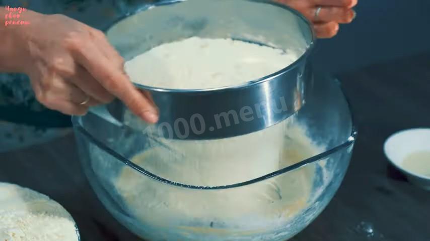 Шаг 10 приготовления Пирожки с картошкой капустой и сосиской