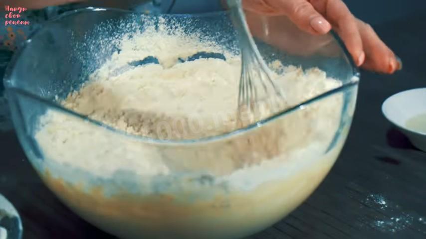 Шаг 11 приготовления Пирожки с картошкой капустой и сосиской