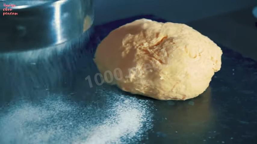 Шаг 12 приготовления Пирожки с картошкой капустой и сосиской