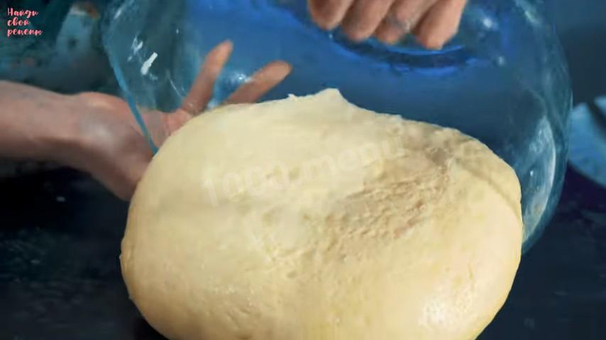 Шаг 17 приготовления Пирожки с картошкой капустой и сосиской