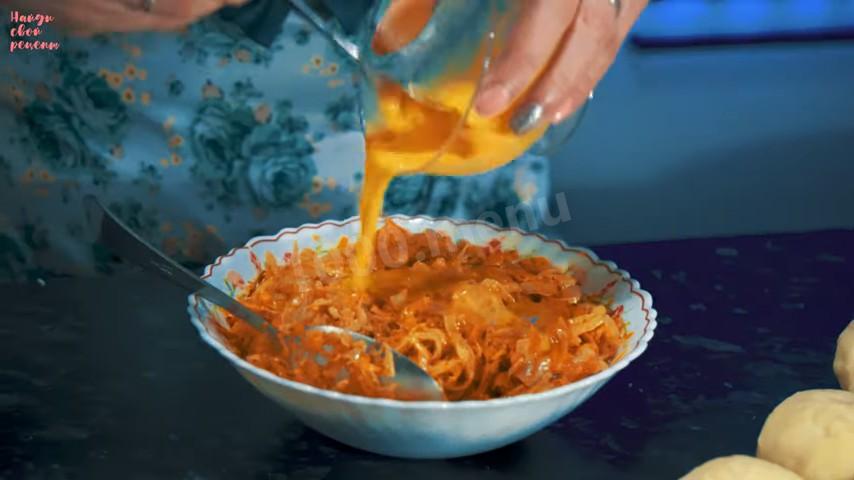 Шаг 21 приготовления Пирожки с картошкой капустой и сосиской