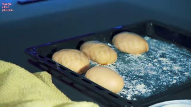 Шаг 28 приготовления Пирожки с картошкой капустой и сосиской