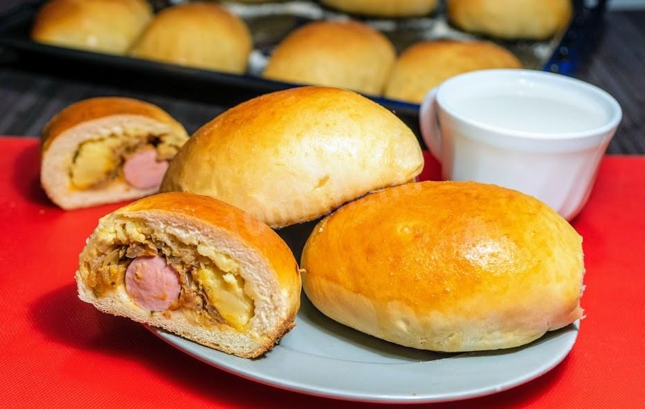 Шаг 31 приготовления Пирожки с картошкой капустой и сосиской
