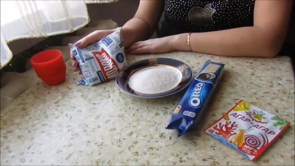 Шаг 1 приготовления Молочное желе Орео
